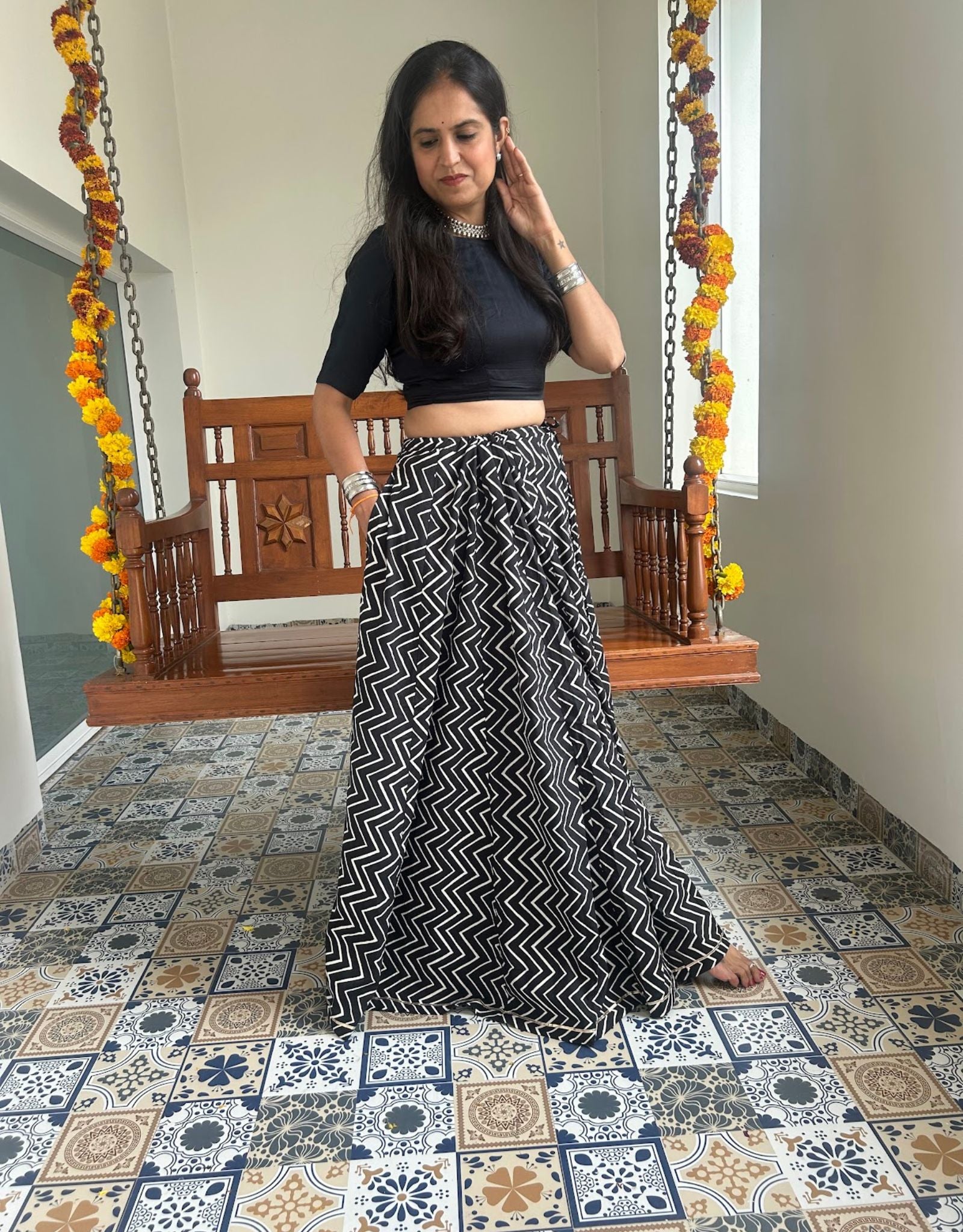 Gulabi Shehar Women Printed Skirt - Black ZigZag
