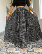 Gulabi Shehar Women Printed Skirt - Black ZigZag