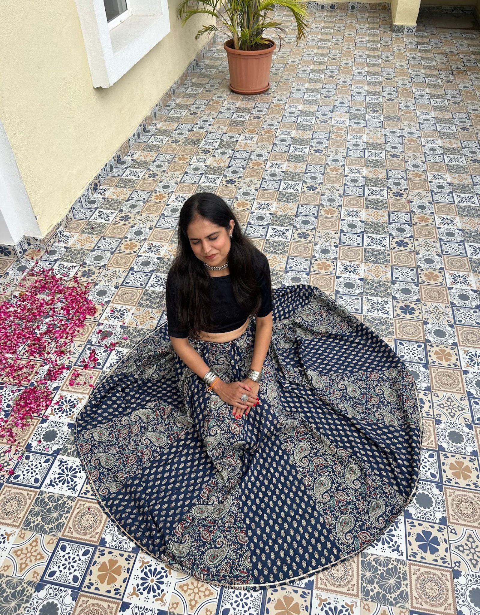 Gulabi Shehar Women Printed Skirt - Indigo Butti - Paisley