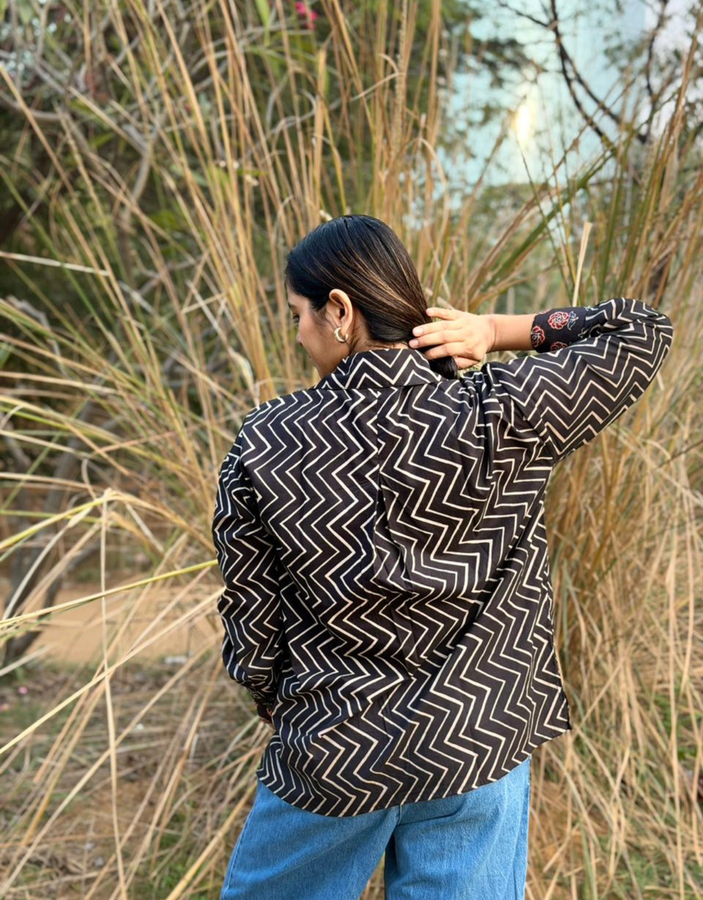 Black Zigzag Gul Cotton Oversized Shirt
