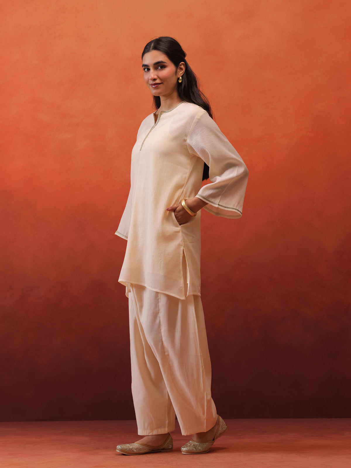 MulChanderi Short Kurta With Balloon Pant - Off White